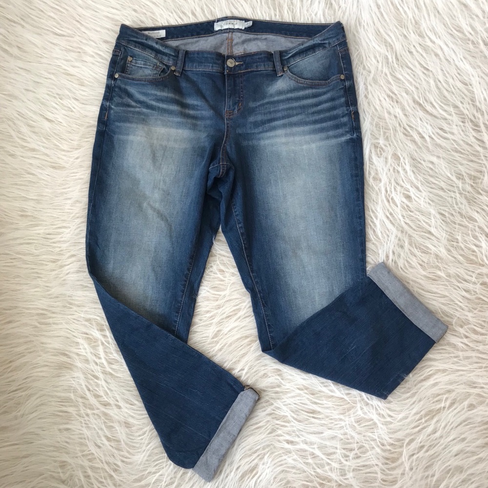 Torrid boyfriend jeans dark wash cuff ankle 18